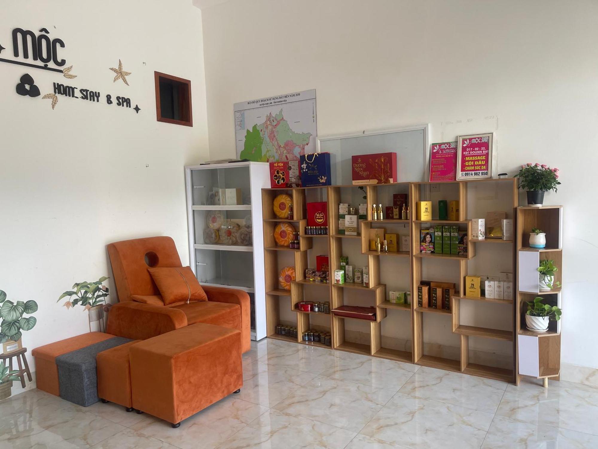 Moc Homestay- Near Bai Dai Beach Cam Lam Bagian luar foto